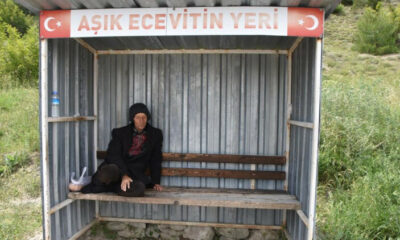 Aşık Ecevit, sevdiği kadını 24 yıldır aynı durakta bekliyor: "Duygusal bir hikaye""